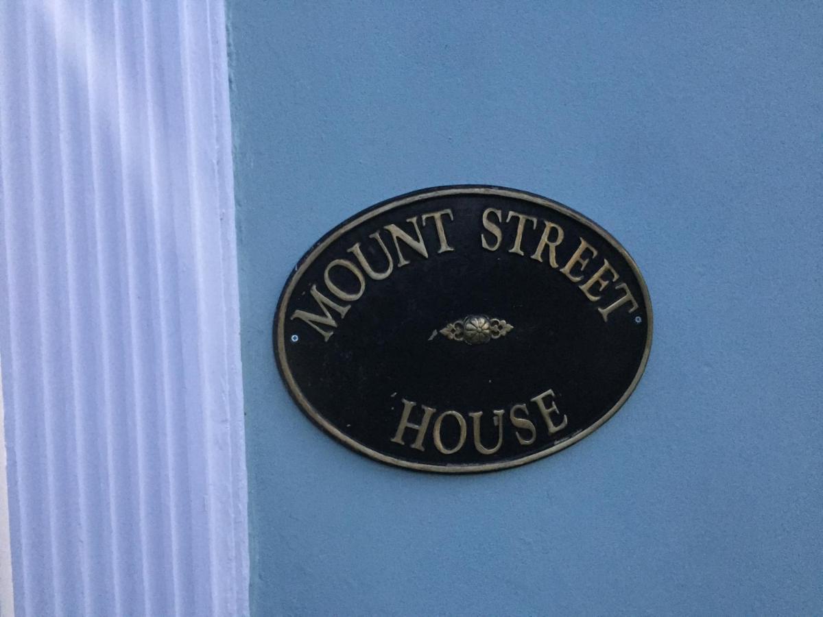 לינה וארוחת בוקר ברקון Mount Street House מראה חיצוני תמונה